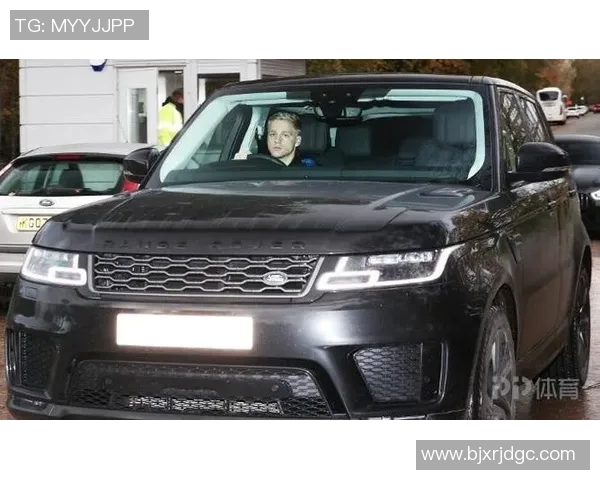 足球球星路虎的成长历程与辉煌成就全面深度解析